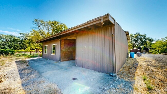 Building Photo - Country Charm Meets Vineyard Views! Two Be...
