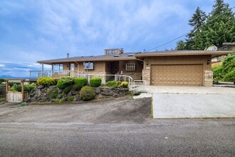 Building Photo - Charming 4-Bedroom, 3-Bath Home + Den in Alki Neighborhood with Panoramic Puget Sound Views!