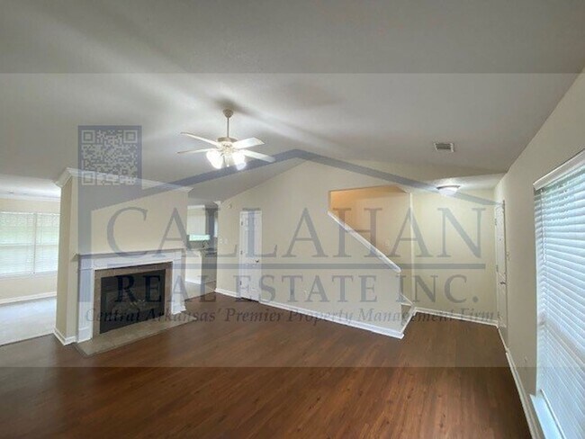 Building Photo - West LR Home