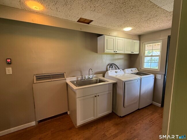 Building Photo - 618 Willard Ave