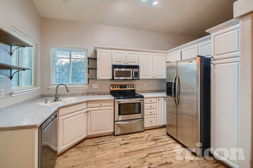 Building Photo - 8785 Katherine Ct