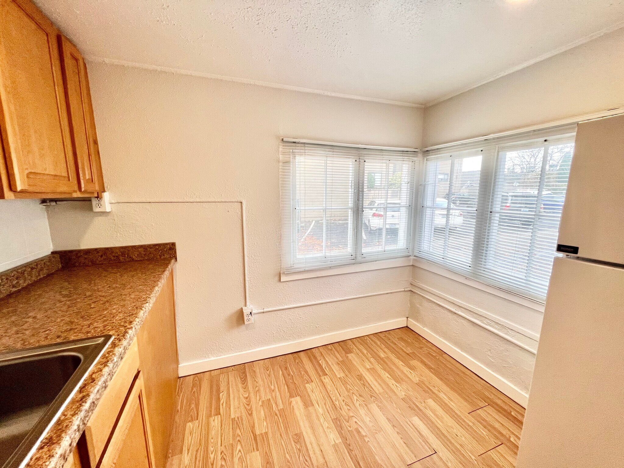 Building Photo - 414 E Mercer St