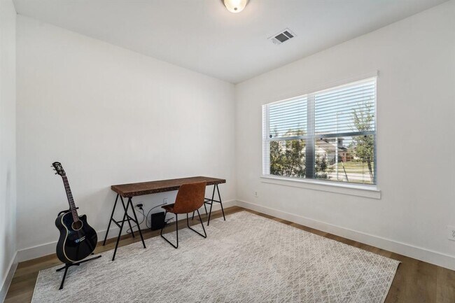 Building Photo - 788 Yellow Birch Ln