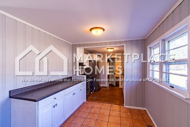 Building Photo - 3301 Brewer Dr