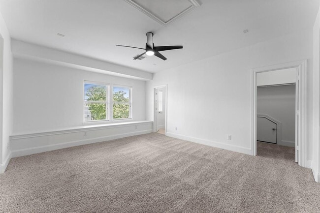 Building Photo - 1038 E 29th St