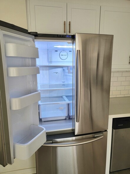 Samsung Fridge - 12655 Bluff Creek Dr