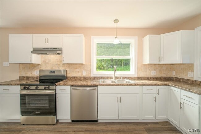 Building Photo - 141 Engles Rd