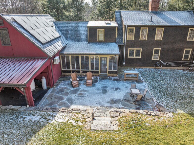 Building Photo - 73 Champeaux Rd