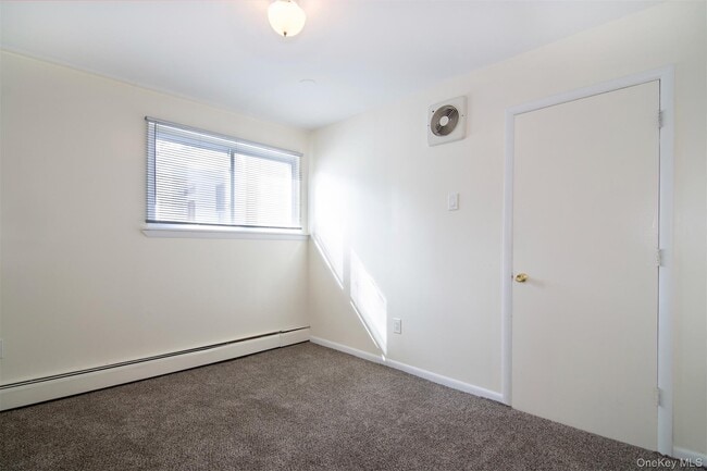 Building Photo - 15 N Buckhout St