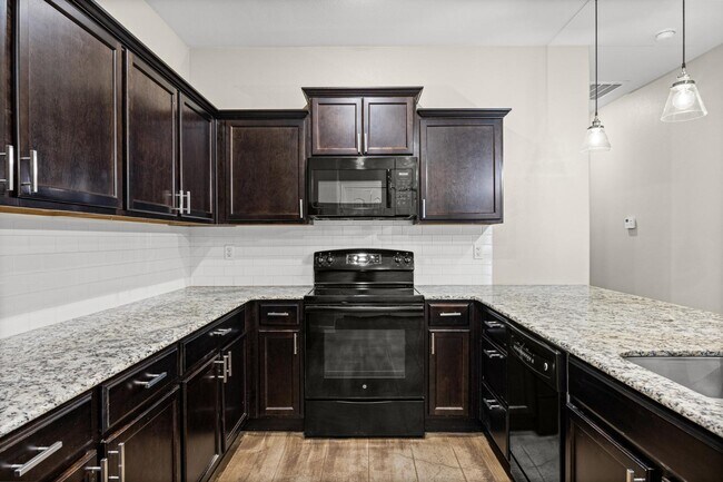 Building Photo - 100 Stockton Family Ct