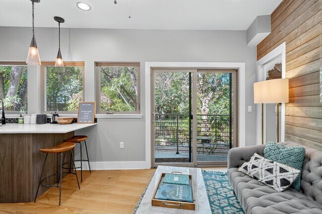 Building Photo - 2710 Wilson St