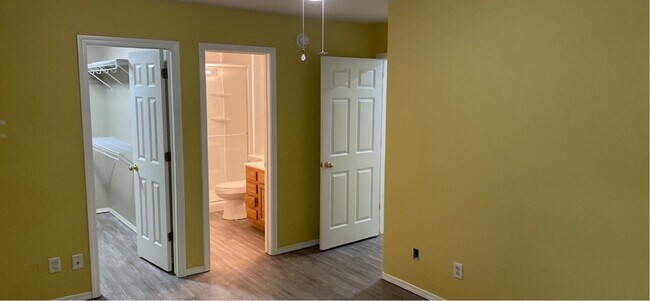 Building Photo - 4107 SW Chapelstone Ave