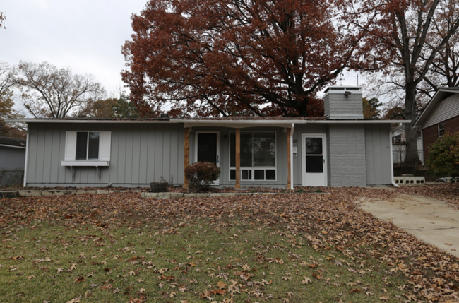 Building Photo - Two-bedroom, one-bathroom home