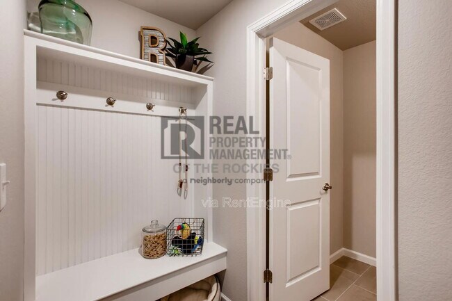 Building Photo - 2711 Tallgrass Ln