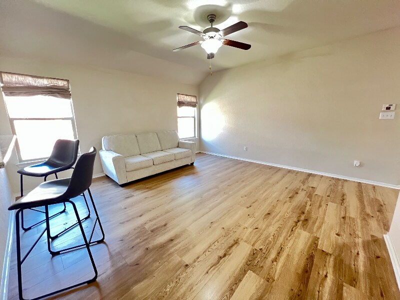Building Photo - 500 Saddlehorn Way
