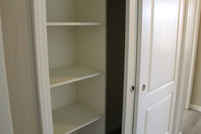 Building Photo - North West Home with Solar and Pool for Rent