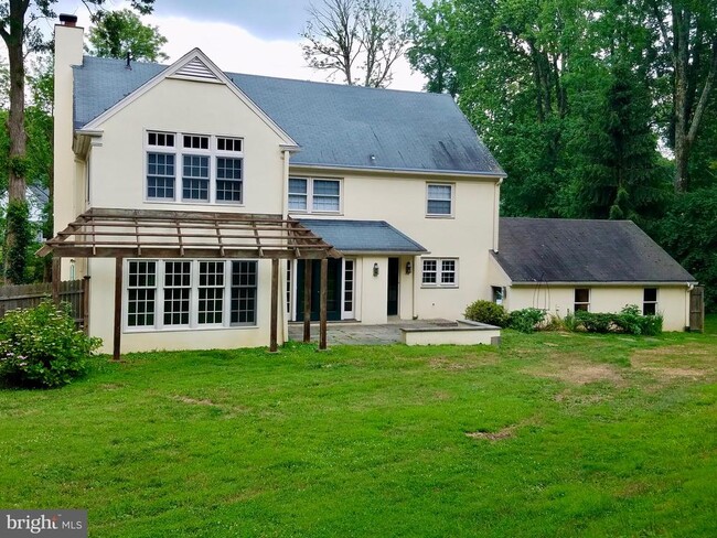 Building Photo - 128 Avon Rd