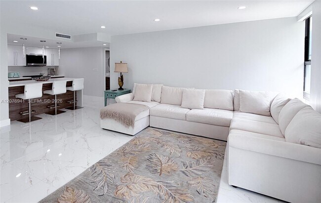 Building Photo - 1800 Collins Ave