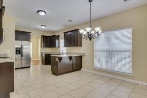Building Photo - 3631 Mossland Dr