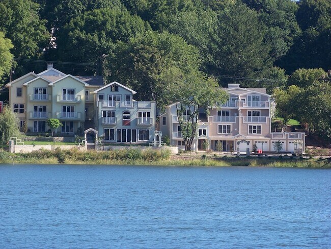 Building Photo - 764 Quinnipiac Ave