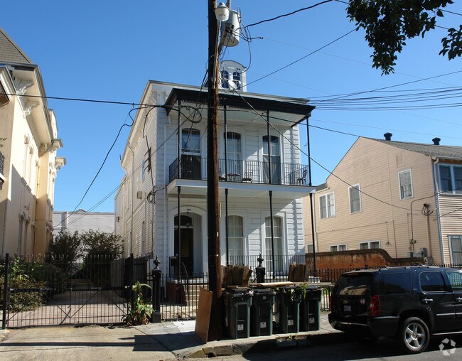 Building Photo - 1323 St Andrew St