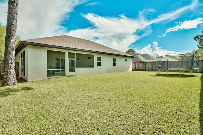 Building Photo - Spacious 4-Bedroom Home for Long-Term Leas...