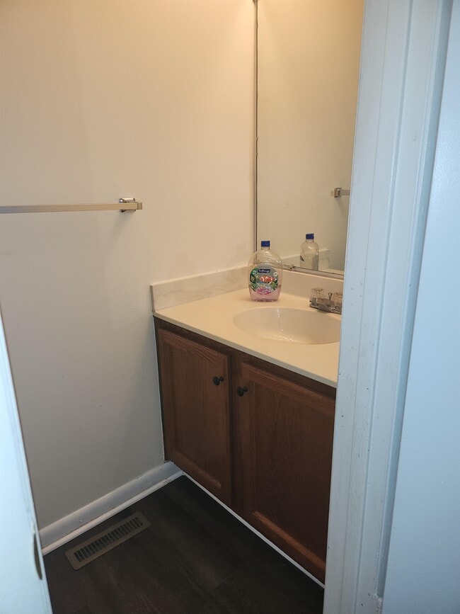 Building Photo - 8212 Londonderry Ct