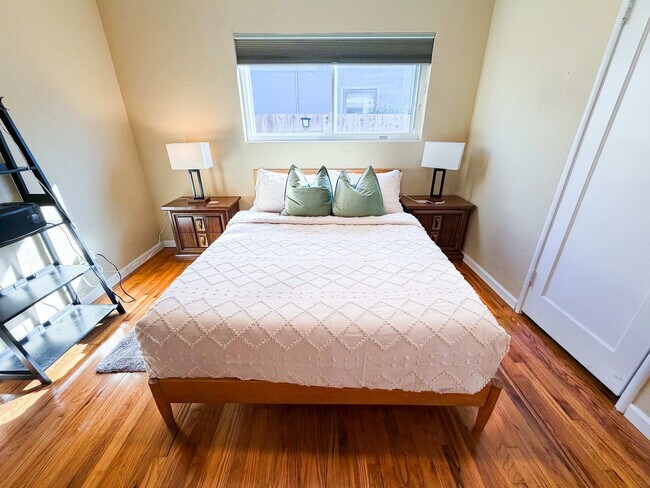 Building Photo - 16018 Windsor Dr