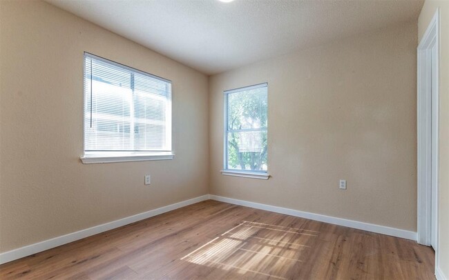 Building Photo - 7106 Thannas Way