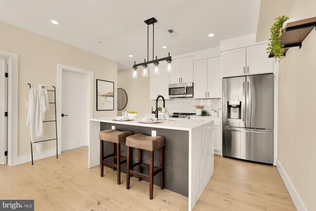 Building Photo - 927 Kennedy St NW