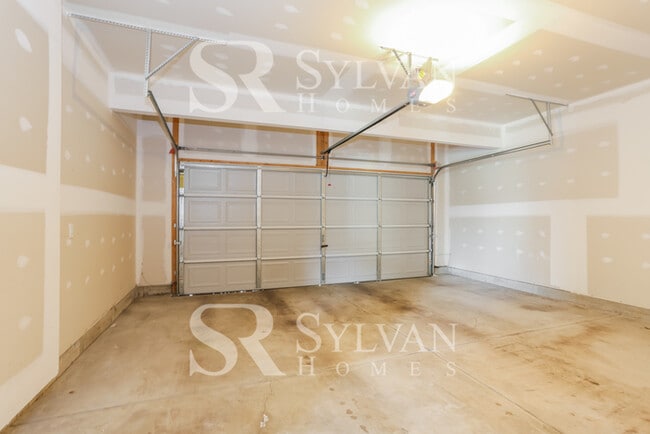 Building Photo - At Last, This Is What You Have Been Searching For!