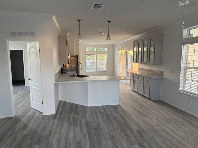 Building Photo - 362 Tahitian Dr