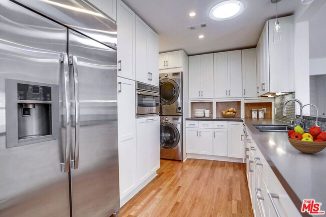 Building Photo - 8404 Holy Cross Pl