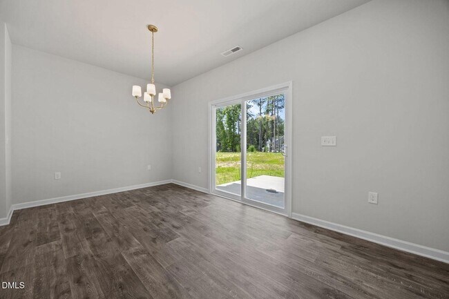 Building Photo - 200 Beacon Hl Rd