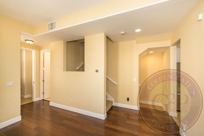 Building Photo - Sunset - 3 BR, 3.5 BA Townhouse 2,225 Sq. Ft. - 3D Virtual Tour, 2 Car Garage