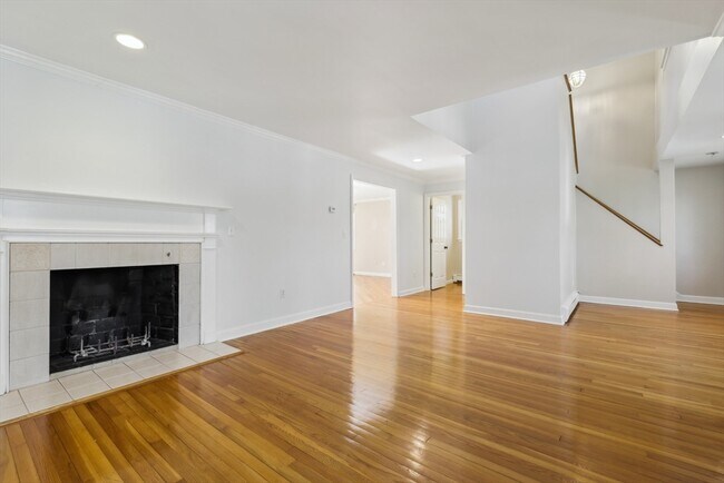 Building Photo - 89 Brush Hill Rd
