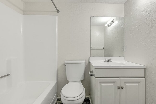 Building Photo - 2902 NW 45th Pl
