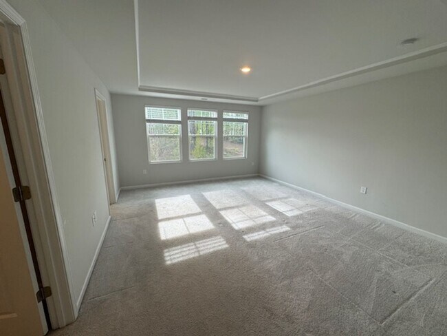 Building Photo - End-Unit Gem Near White Oak Crossing – Style, Space & Convenience!