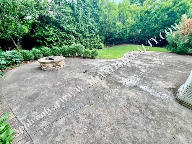 Building Photo - Beautiful 4 Bed 3.5 Bath Home in Fairway-Available NOW!!