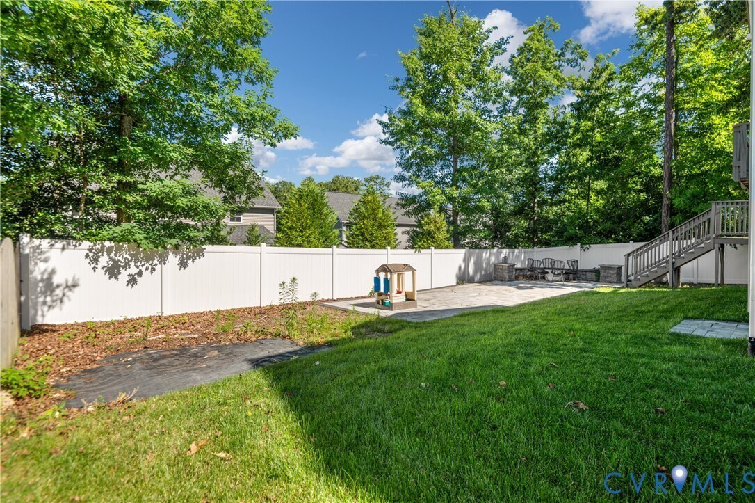 Building Photo - 16848 White Daisy Loop