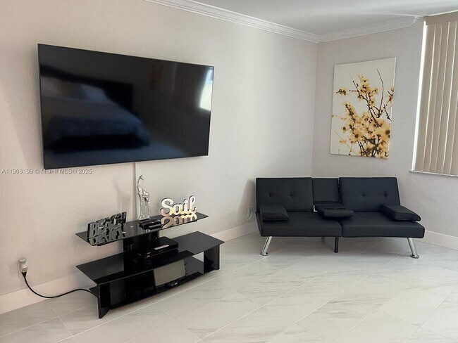 Building Photo - 2501 S Ocean Dr