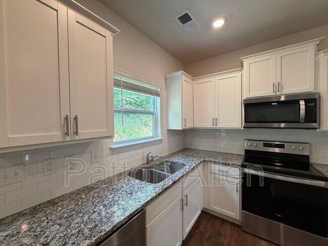 Building Photo - 138 Marathon Ln