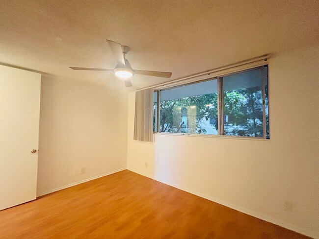 Building Photo - 1137 11th St