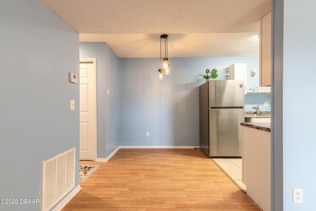 Building Photo - 1600 Big Tree Rd