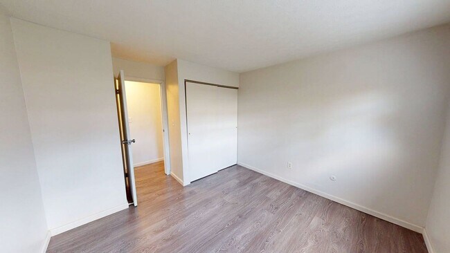 Building Photo - 5285 Portland St