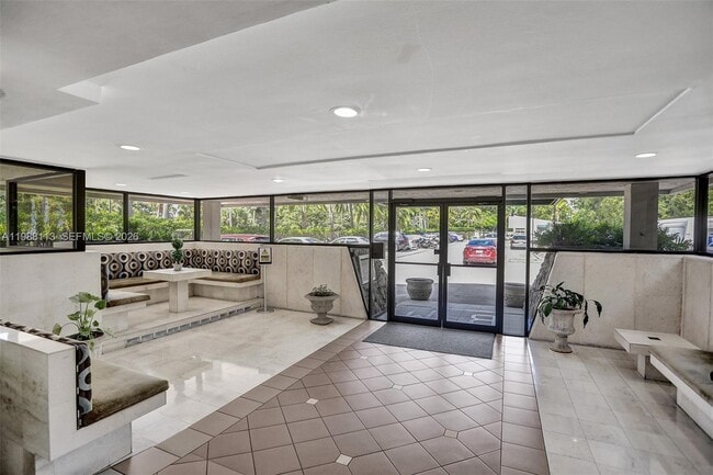 Building Photo - 2201 Brickell Ave