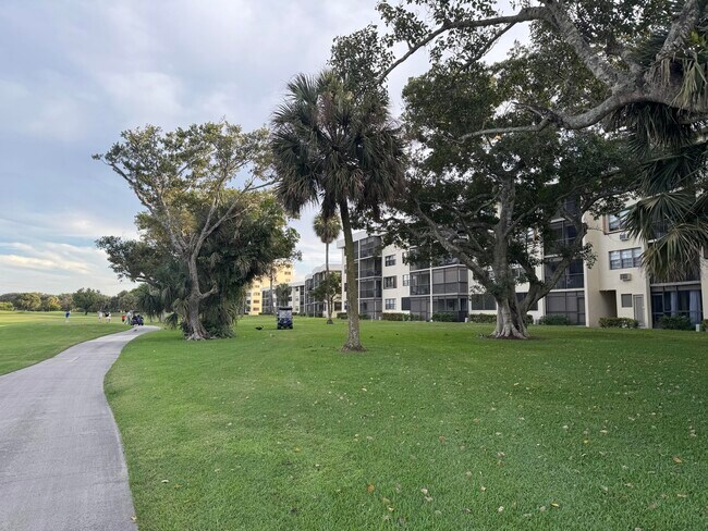 Building Photo - 2430 Deer Creek Country Club Blvd