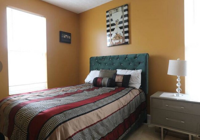 Guest Bedroom - 2436 Bluffcrest Ln