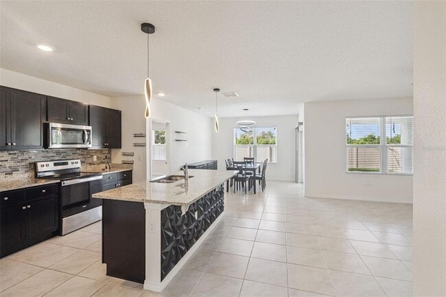 Building Photo - 544 Park Pl Blvd