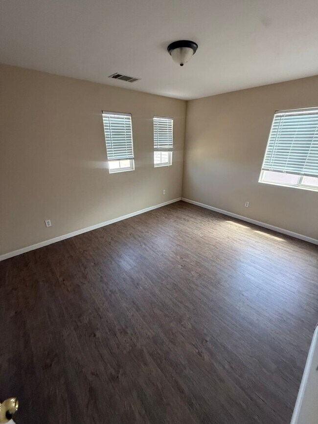 Building Photo - Charming 4-Bedroom, 3-Bathroom Home